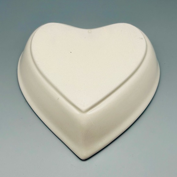 Vintage Heart Shaped Stoneware Dish With Floral Bouquet Design - Picture 4 of 7